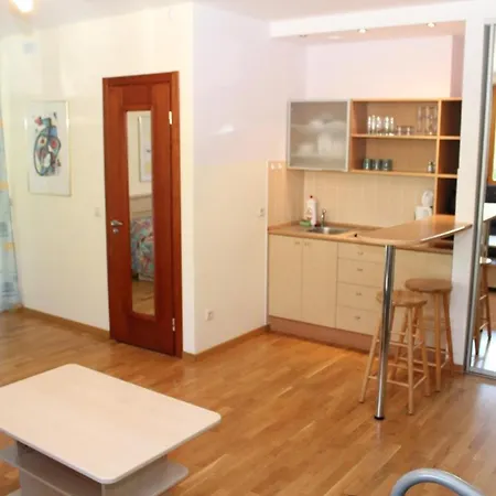 J.simpsono G.25 Apartment *